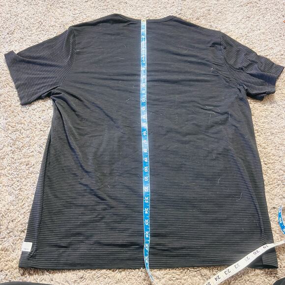 Vuori Mens Black Grey Heather Striped T Shirt Large Casual Athletic Workout - Picture 3 of 4